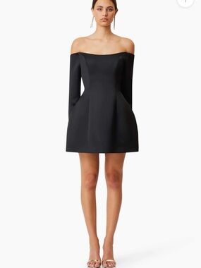 Elliatt Vida Off The Shoulder Day Mini Dress In Black